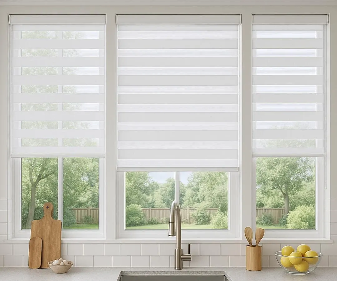 Day & Night Cordless Roller Blind, White, 33 x 84"