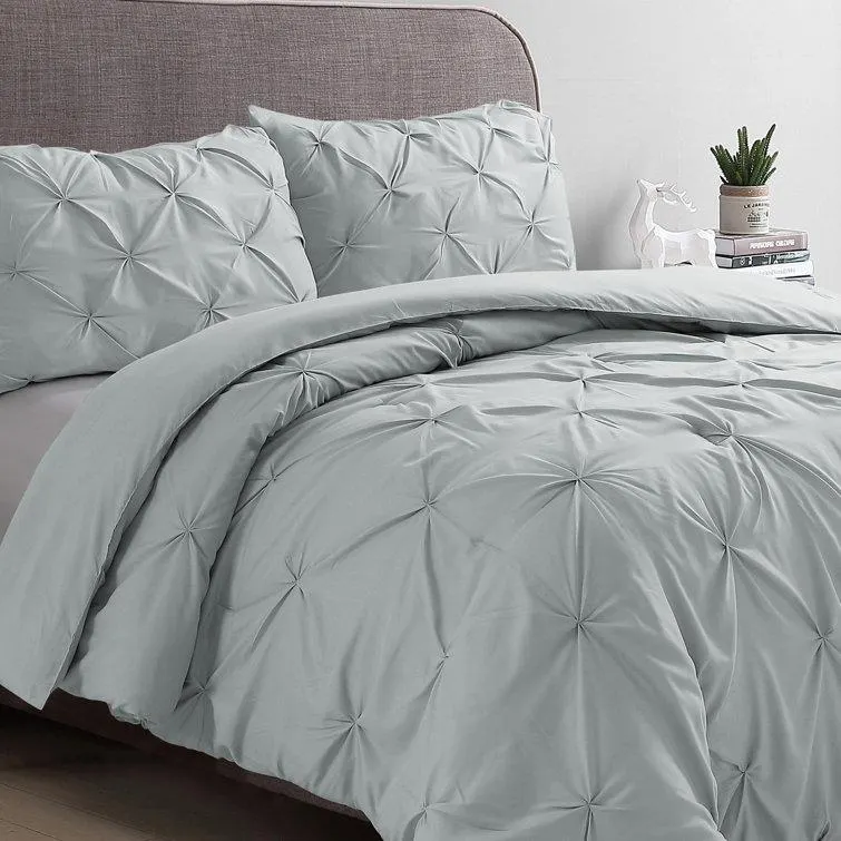 Traditional Pintuck Pleat Microfiber 3-Piece Comforter Set
