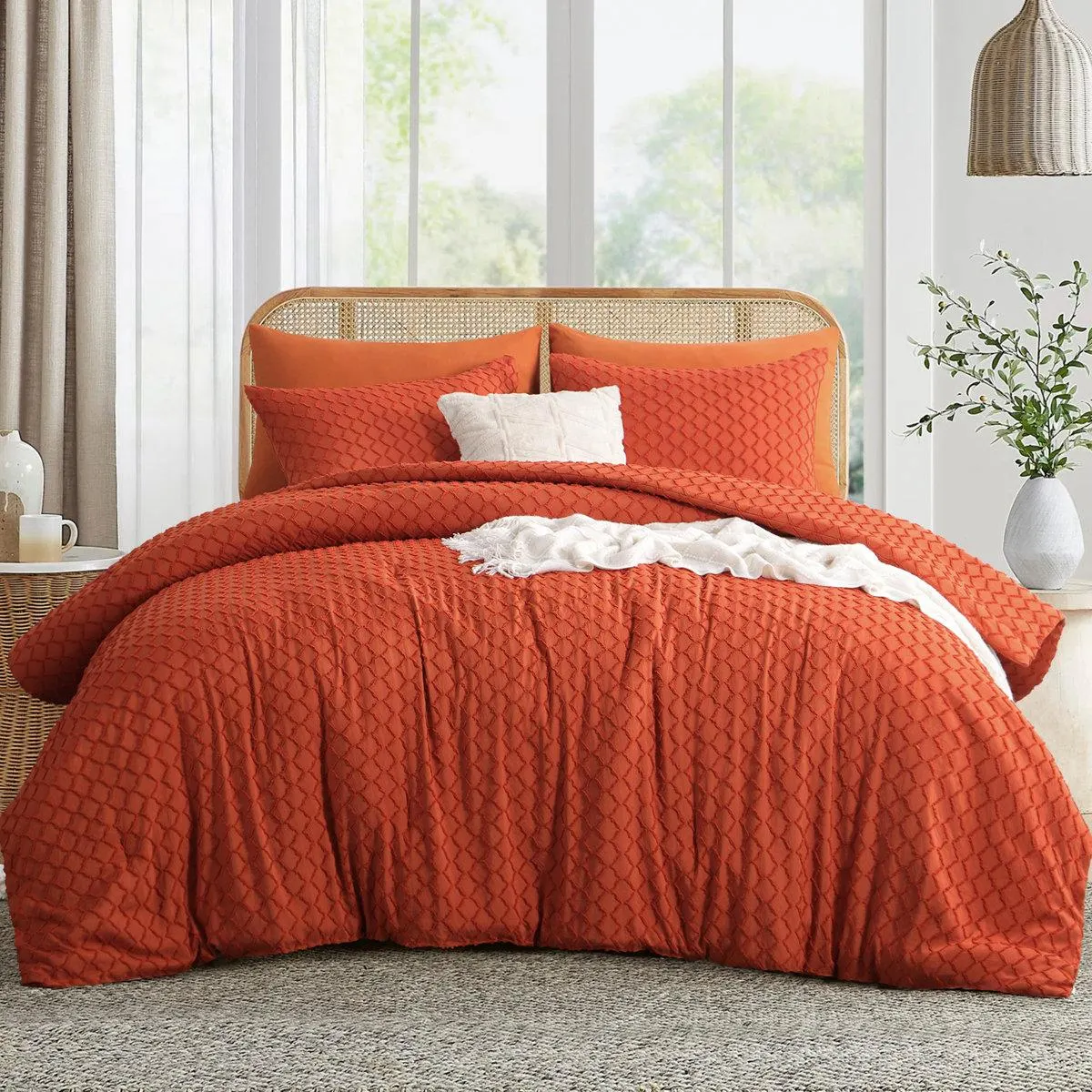 Suniya Jacquard & Tufted Comforter Set
