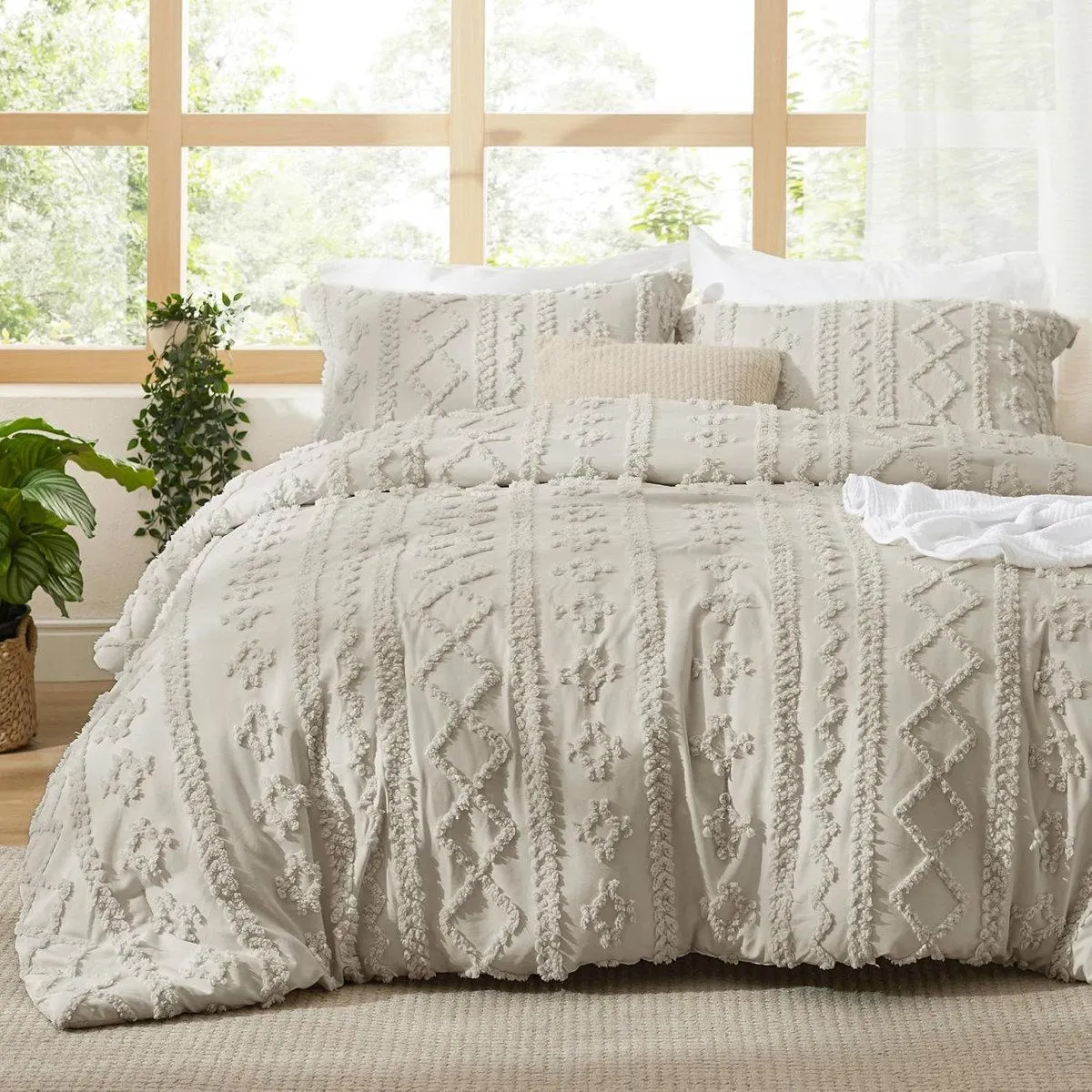 3-Piece Folky Tufted Boho Jacquard Elegant Comforter Set