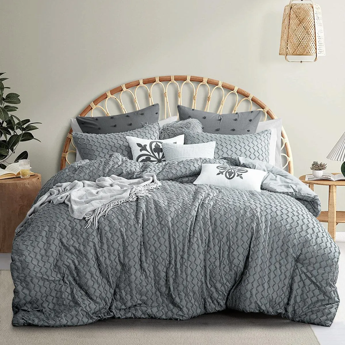 Suniya Jacquard & Tufted Comforter Set