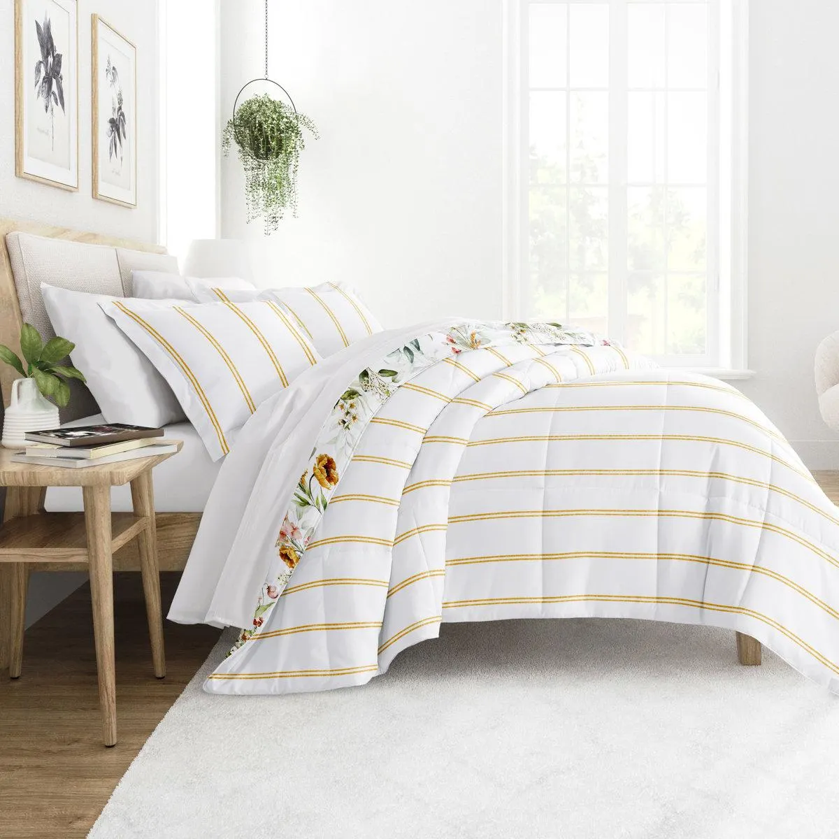 Down-Alternative Reversible Floral Comforter Set