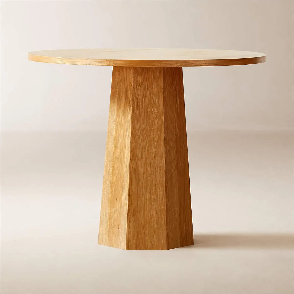 Bancroft Round Oak Pedestal Dining Table 38''