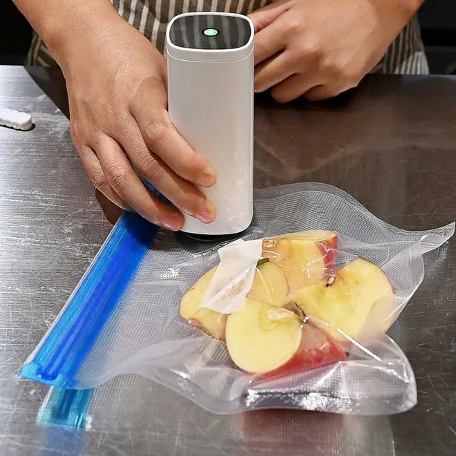 Food Storage Refrigerator Storage Vacuum Bag Set Includes 10 Vacuum Bags and Pump - STORA