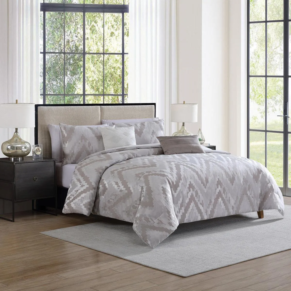 Tahari Home Lilliana 5-Piece Light Grey Zigzag Jacquard Comforter Set