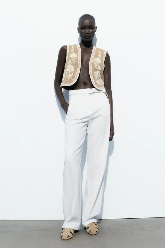 CHALECO CORTO BORDADOS