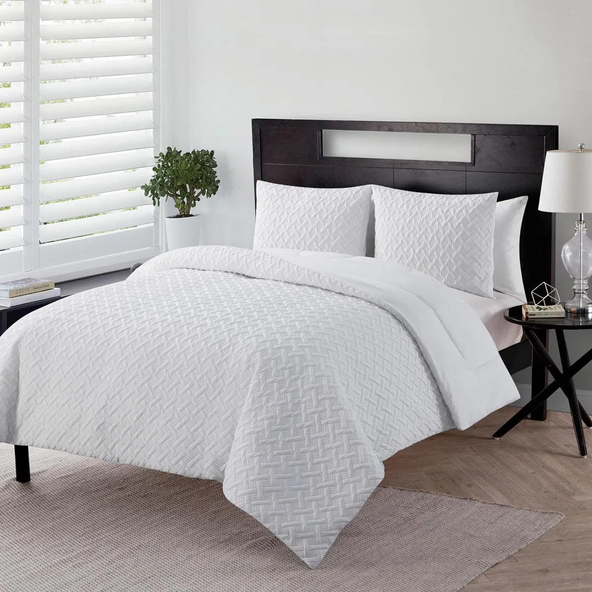 Nina II Traditional Microfiber / Polyester Standard Geometric Comforter Set