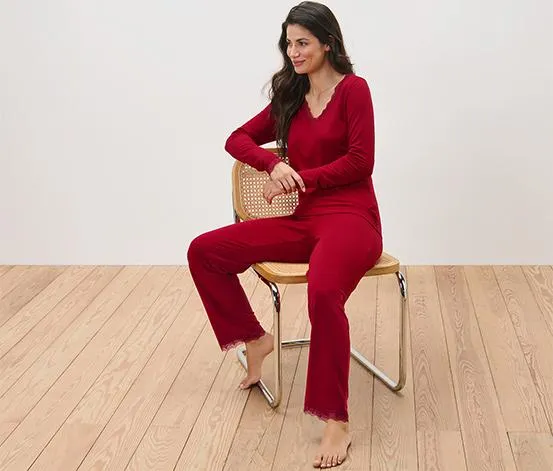Pyjama mit Spitzenbesatz, rot
