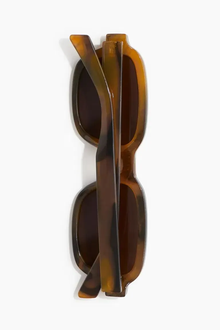 Οβάλ γυαλιά ηλίου