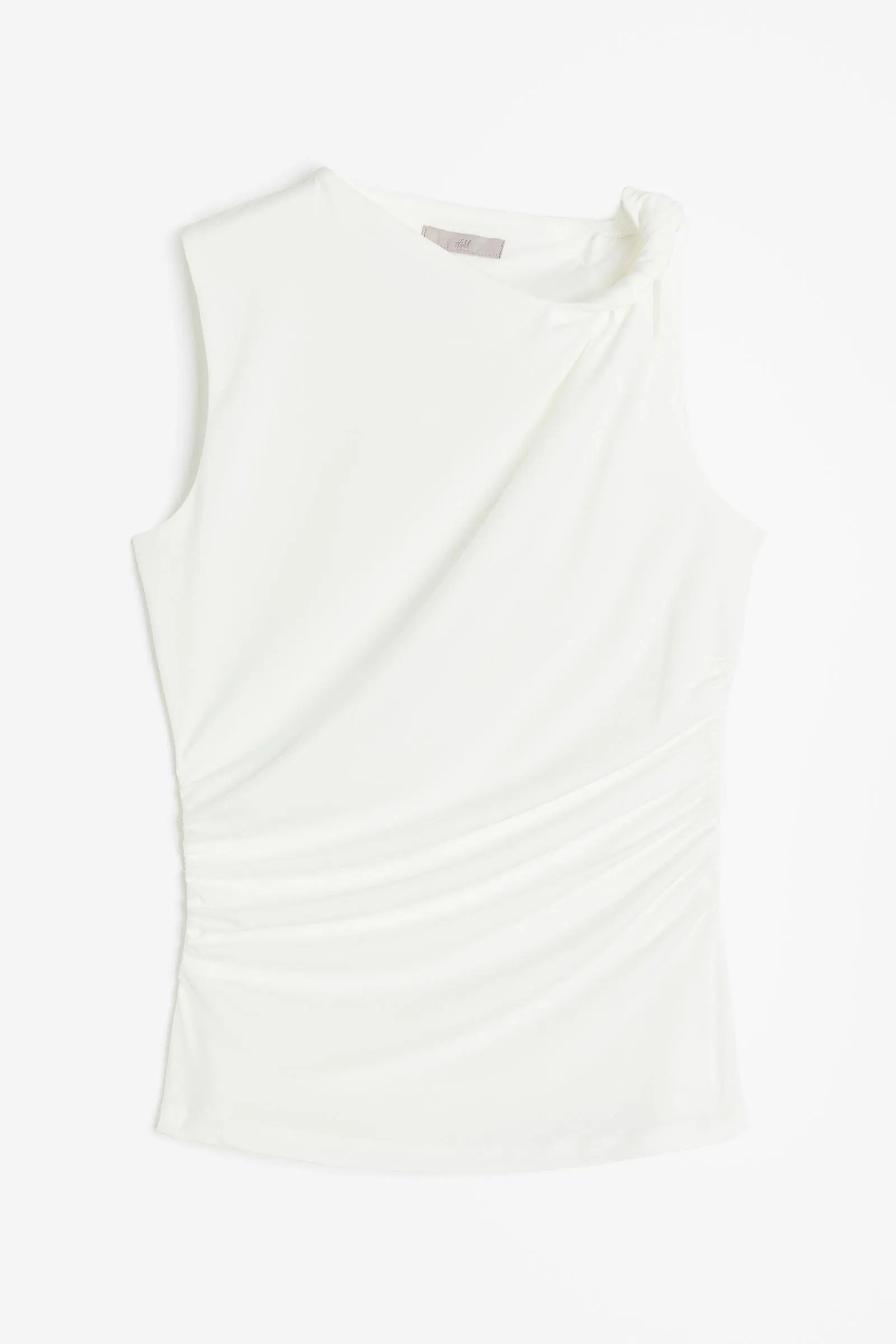 Top con detalle girado