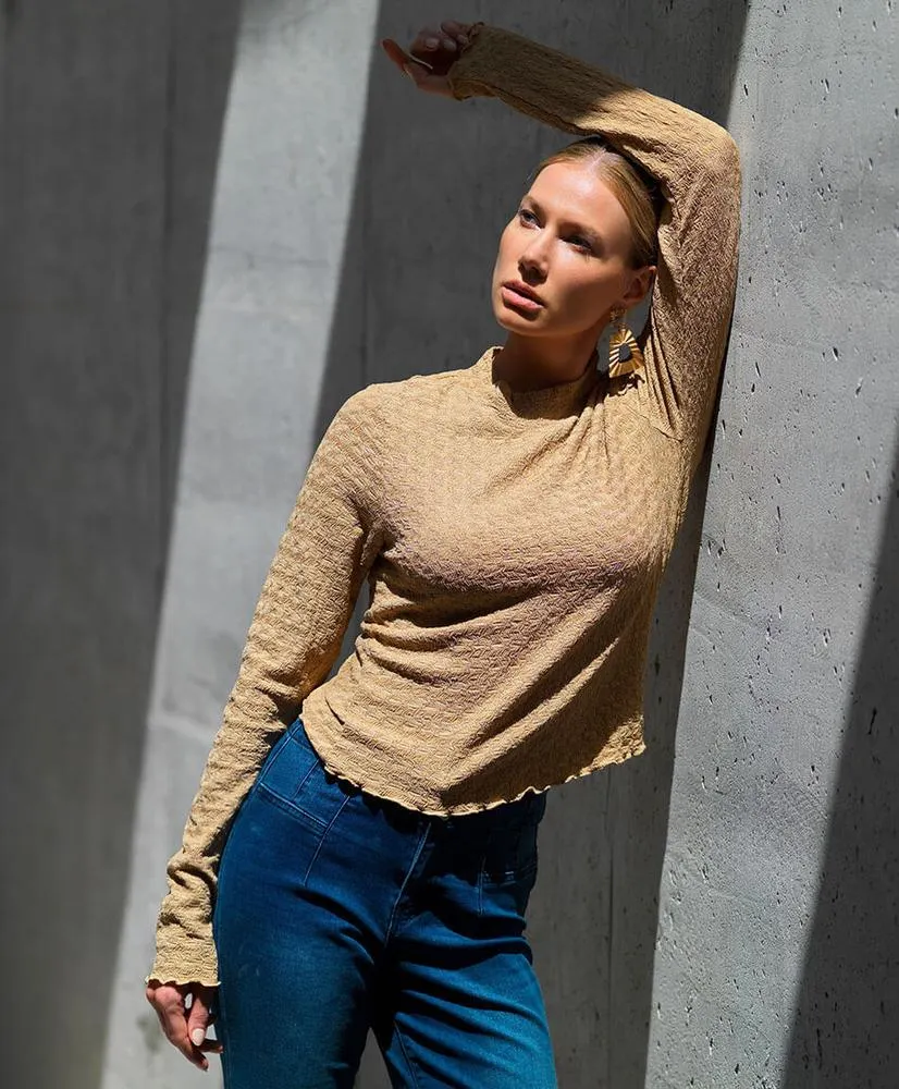 Polera mujer textura ondulada