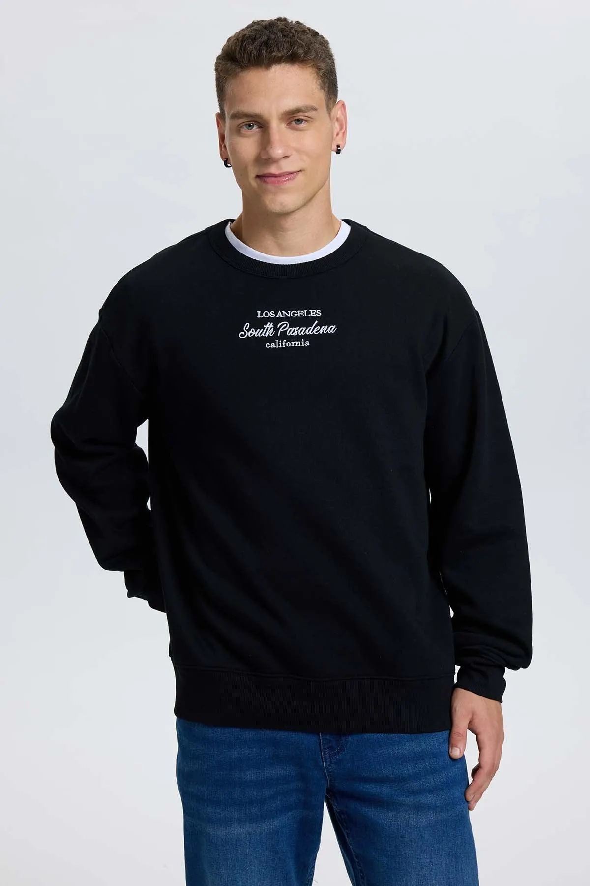 Polerón Hombre Print Texto Central Negro