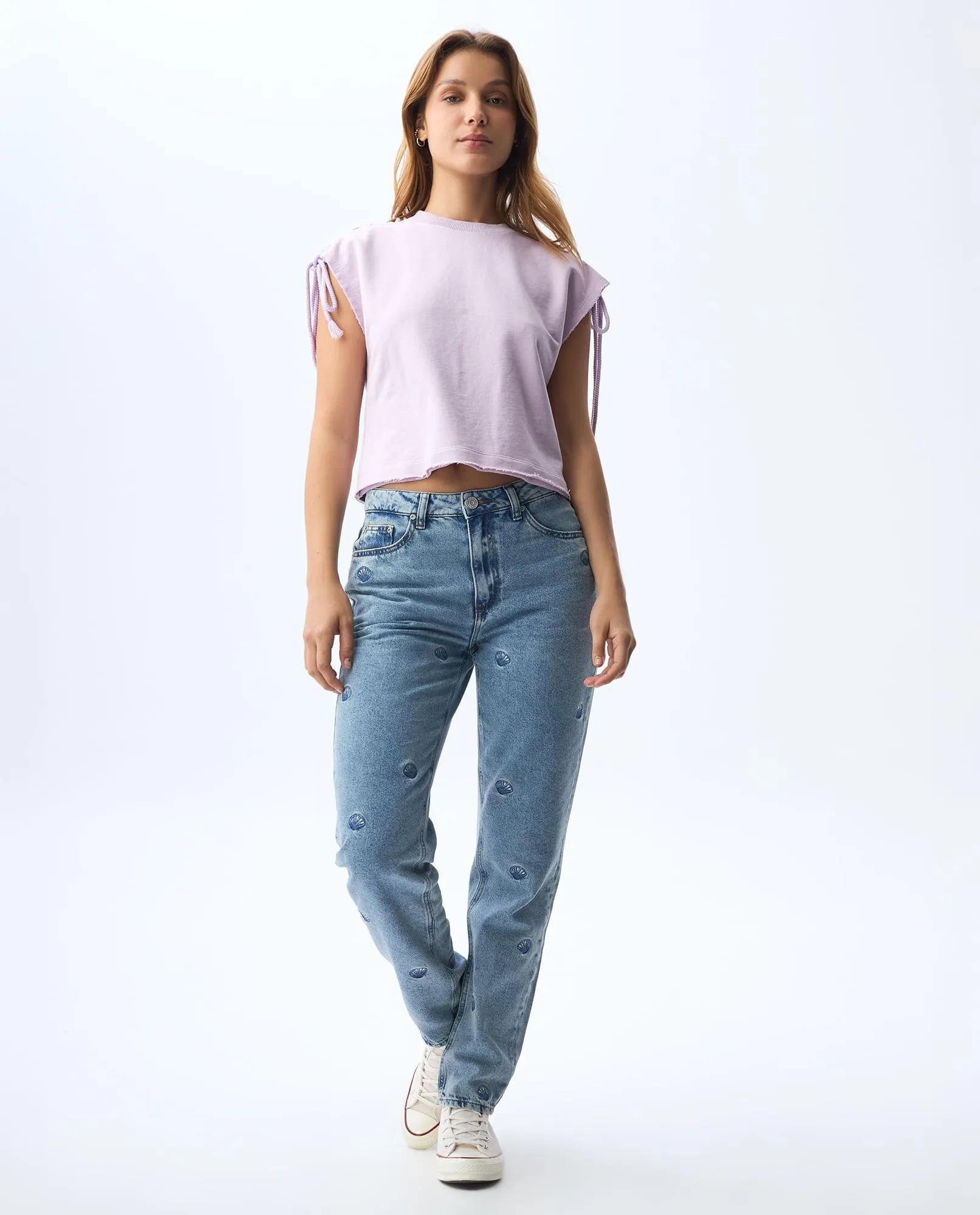 Camiseta manga sisa en burda para mujer