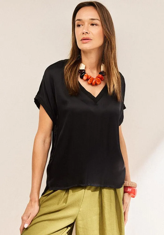 Blusa Satin, Detalle en Escote