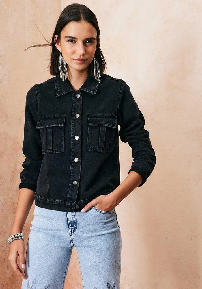 Chaqueta Tela Desgastada Y Corte Clásico