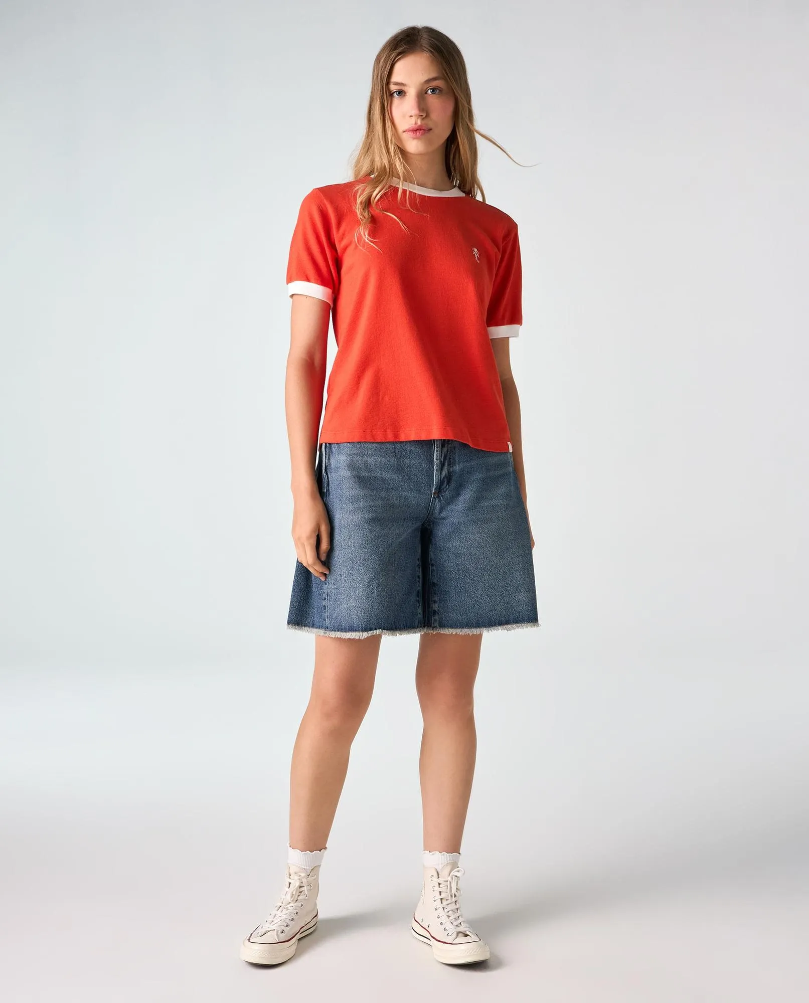 Camiseta de tela con textura y bordado para mujer