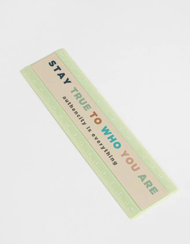 Regla de plástico estampada