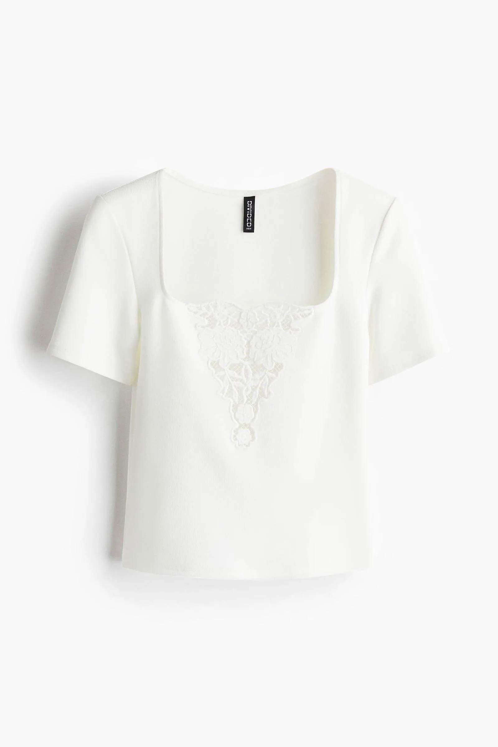 Top con detalle en broderie inglés