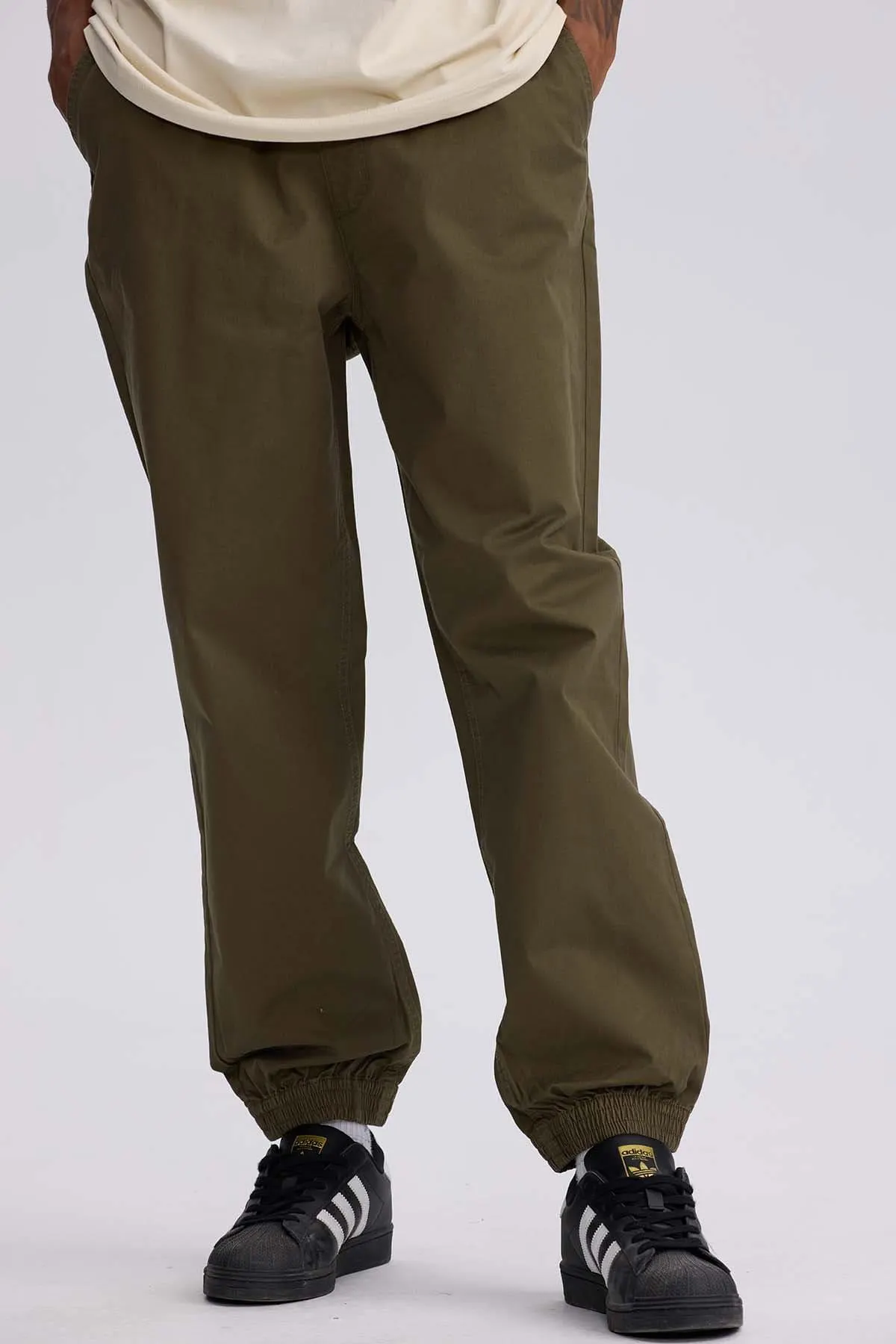 Pantalón Hombre Jogger Twill Verde Olivo