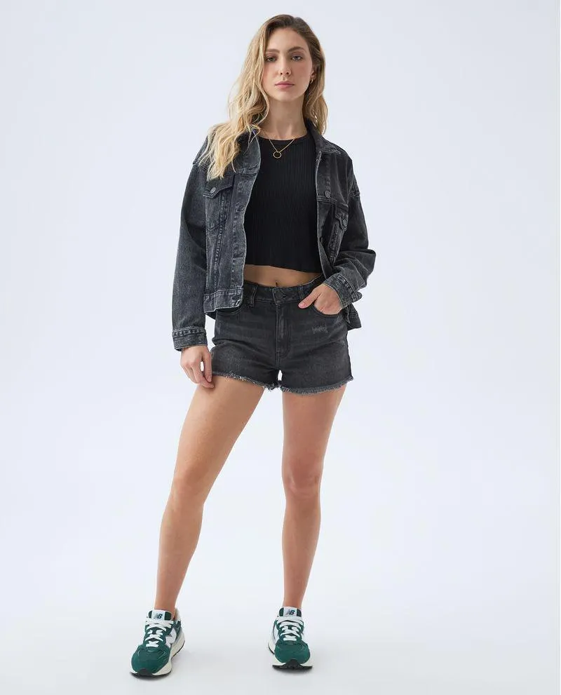 Short con ruedo desflecado para mujer