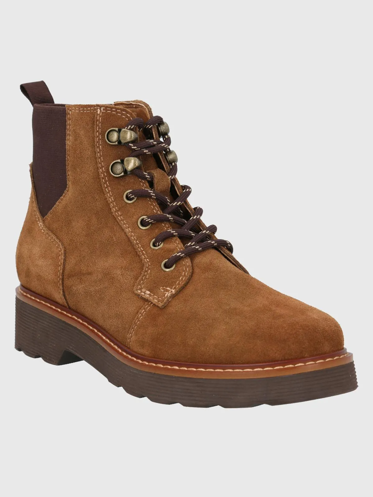 Botin Cuero Didi Café Hush Puppies