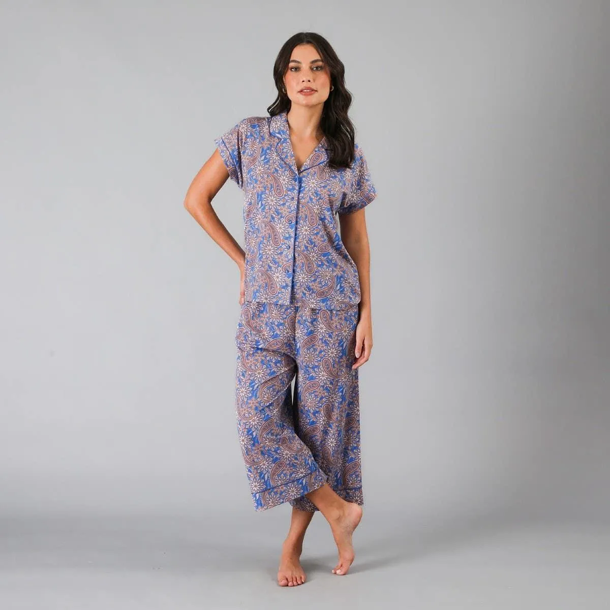 Set Top Camisero + Capri Palazzo