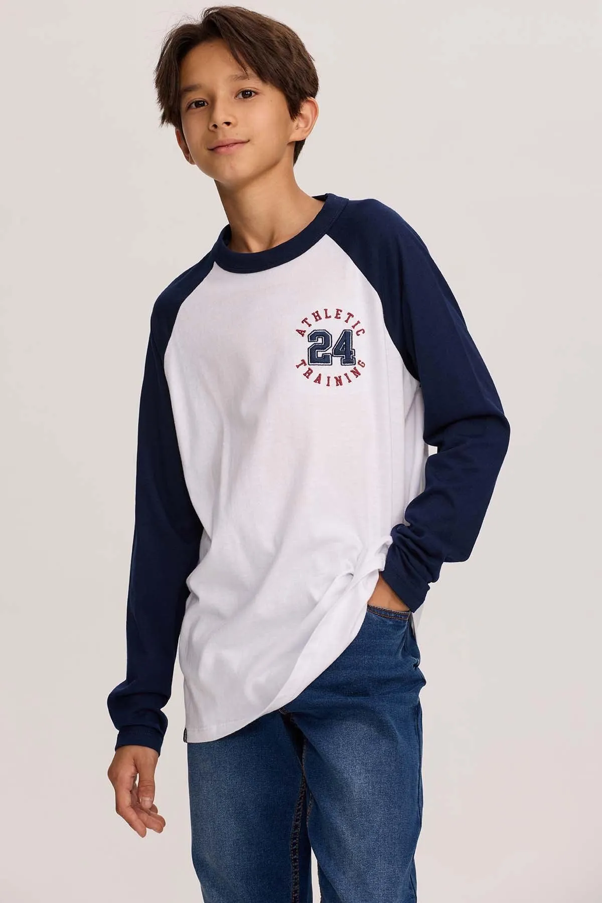 Polera Niño Con Bordado Blanco