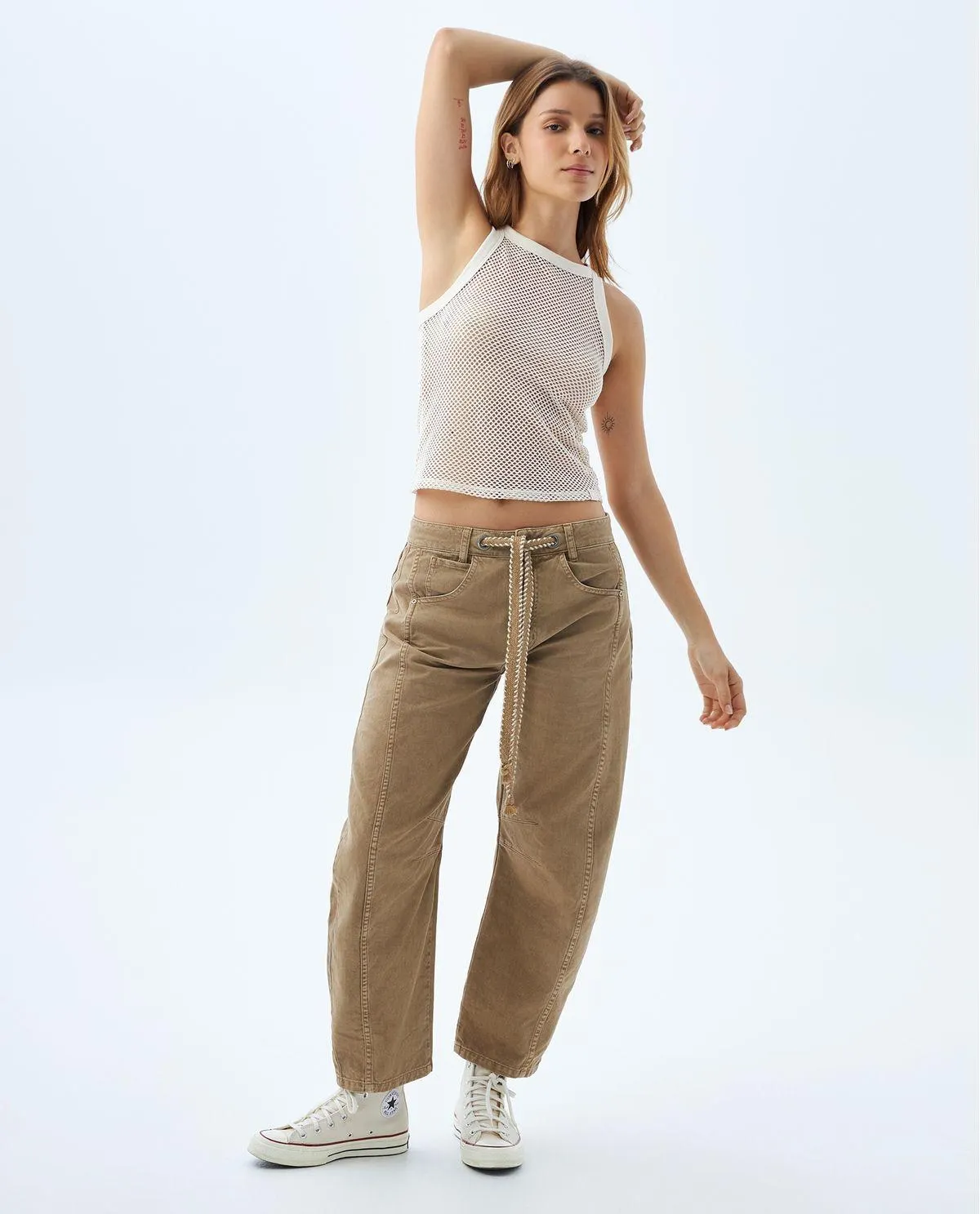 Camiseta manga sisa en malla para mujer