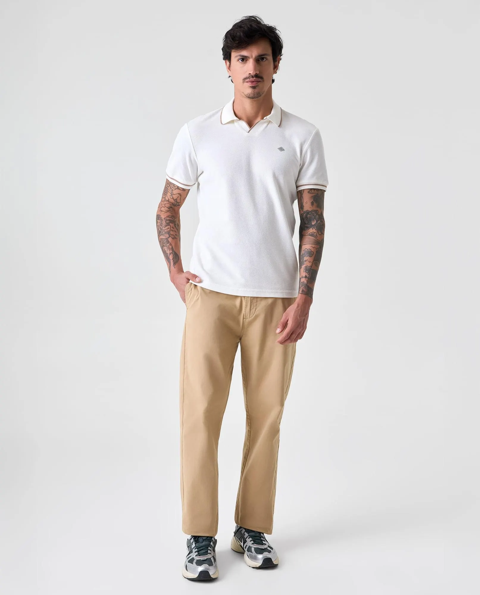 Polo Slim de cuello, puños y fajón tejidos para hombre