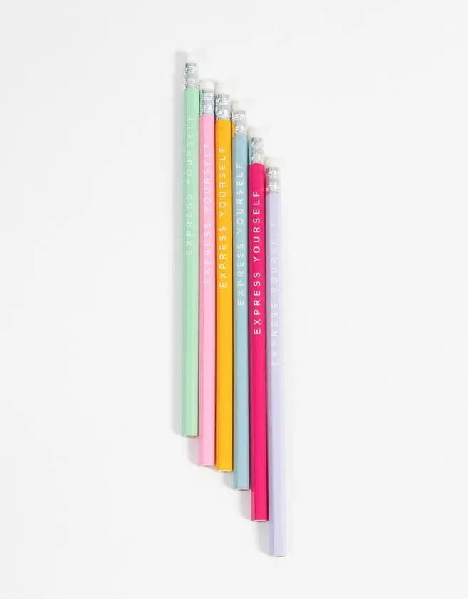 Set de lápices con frase "colores vivos"