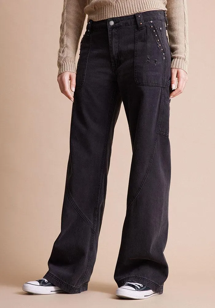 Jeans Con Cortes Y Aplicacion De Tachas