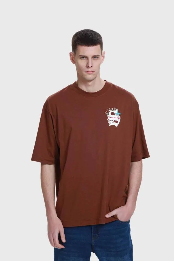 Polera hombre doble print texto chocolate