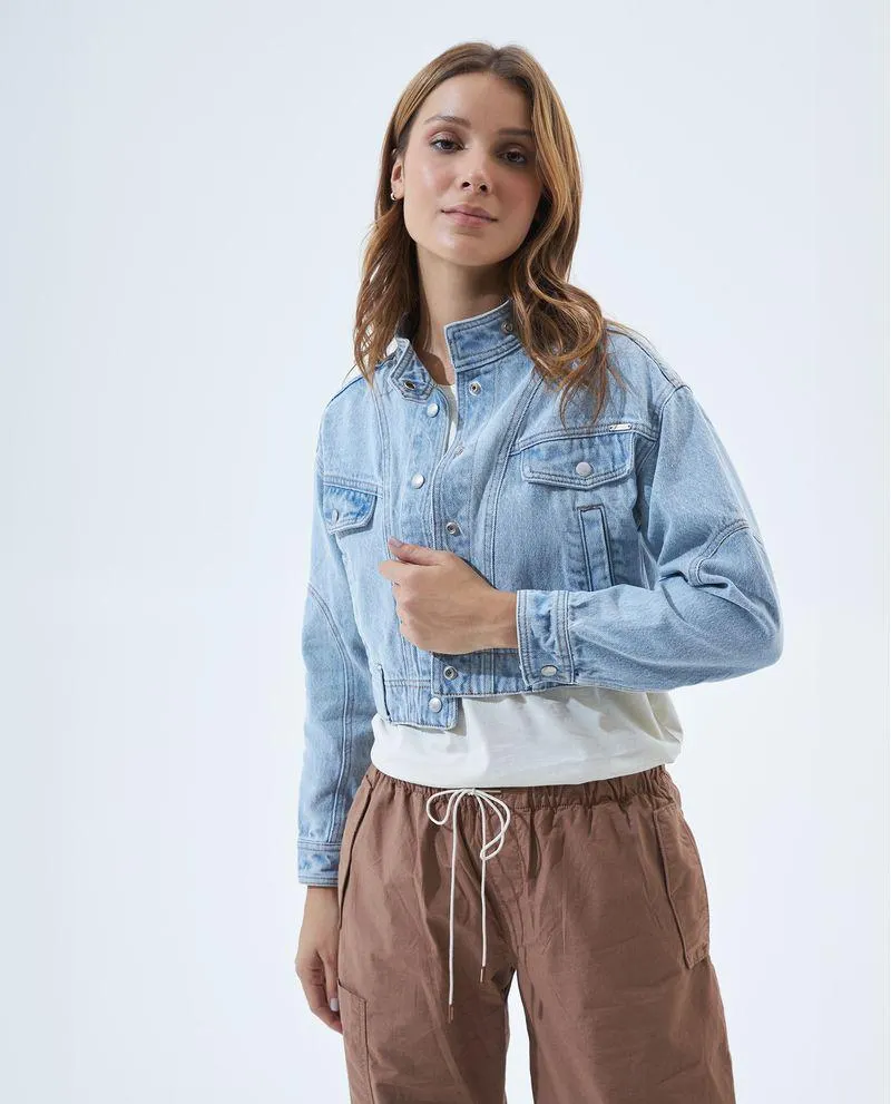 Chaqueta estilo militar para mujer