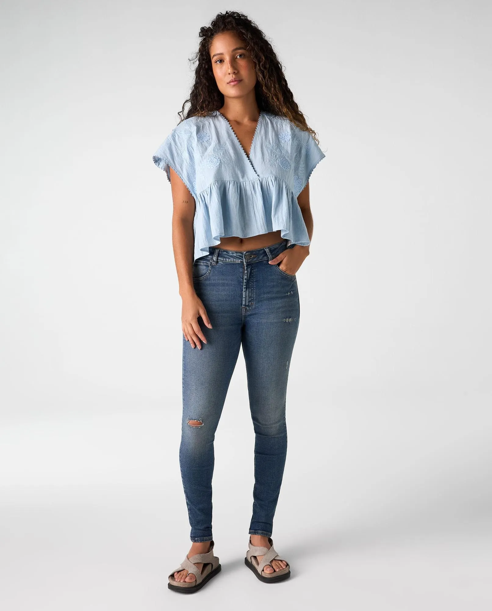 Jean Jegging con raspones para mujer