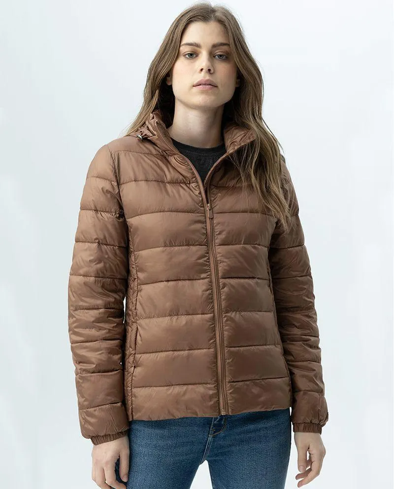 Chaqueta para mujer acolchada con capucha plegable