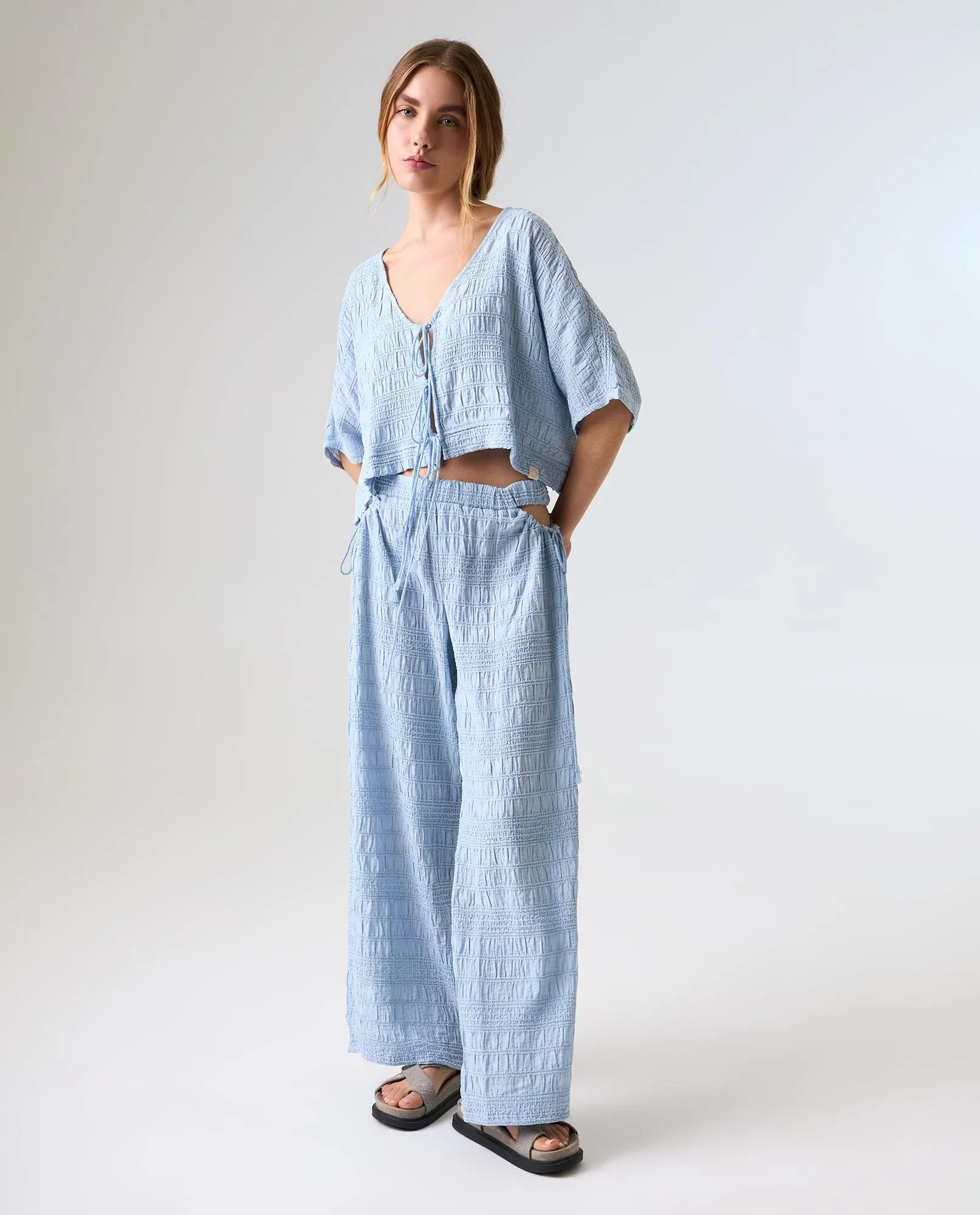 Camisa de tela con textura para mujer