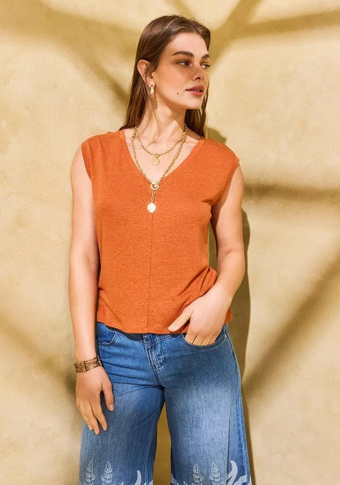 Polera Básica con Corte Central