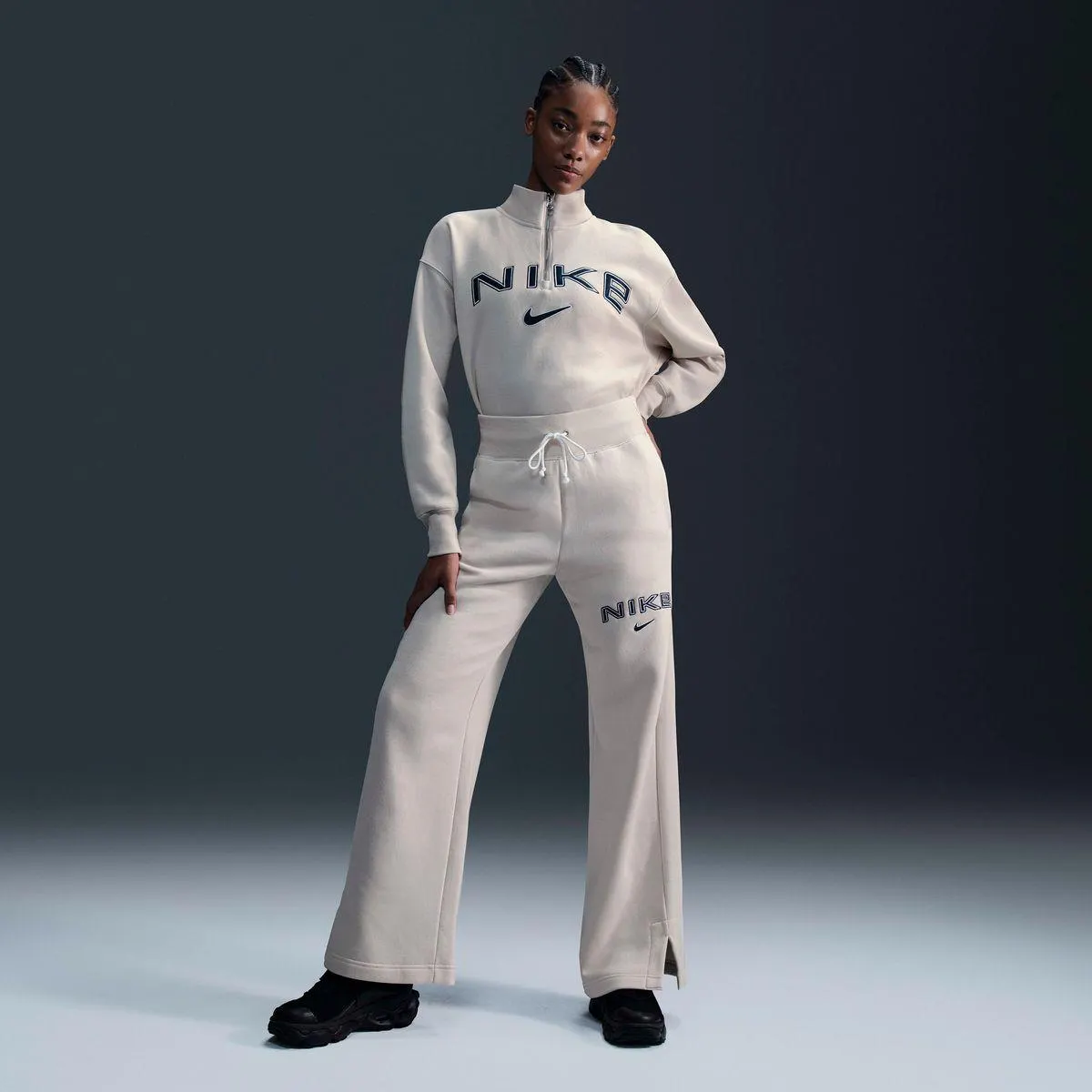 W NSW PHNX FLC HR LOGO PNT WDE