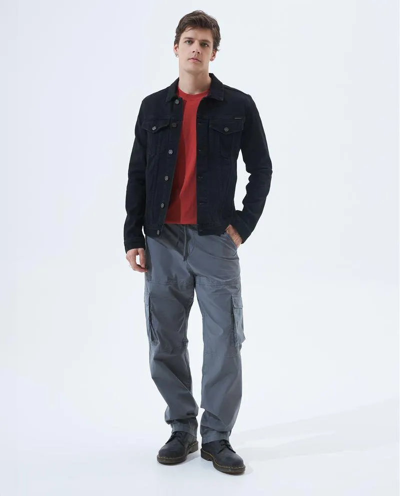 Pantalón tipo cargo para hombre