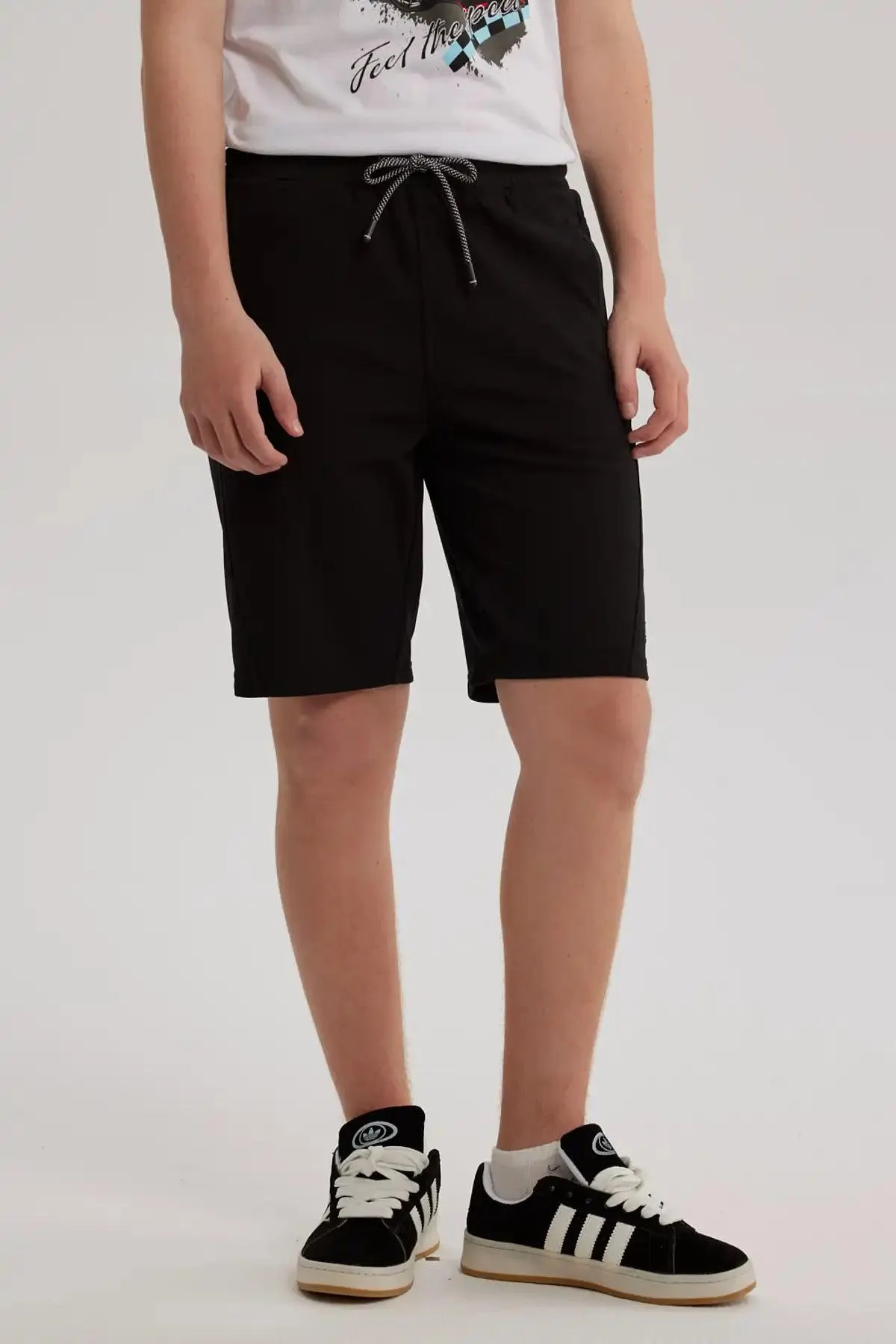 Bermuda Niño Con Bolsillo Con Cierre Negro