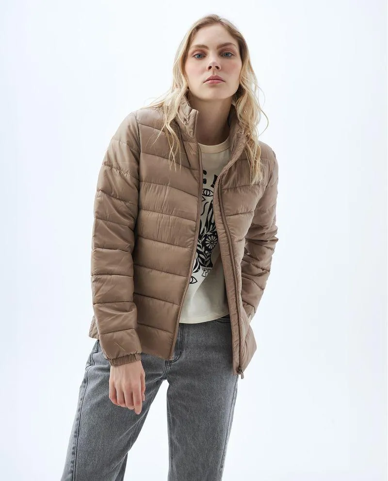 Chaqueta de cuello alto para mujer