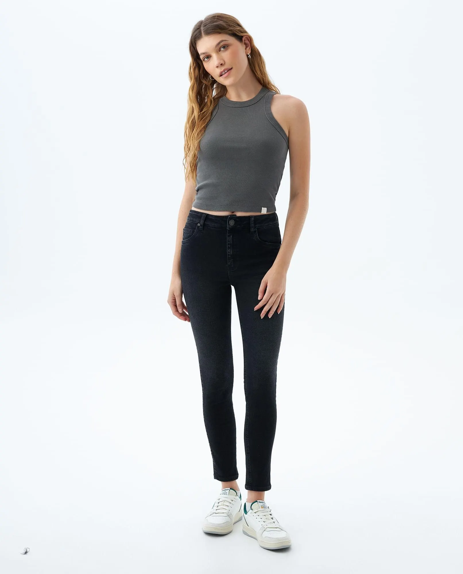 Jean Jegging tono negro para mujer