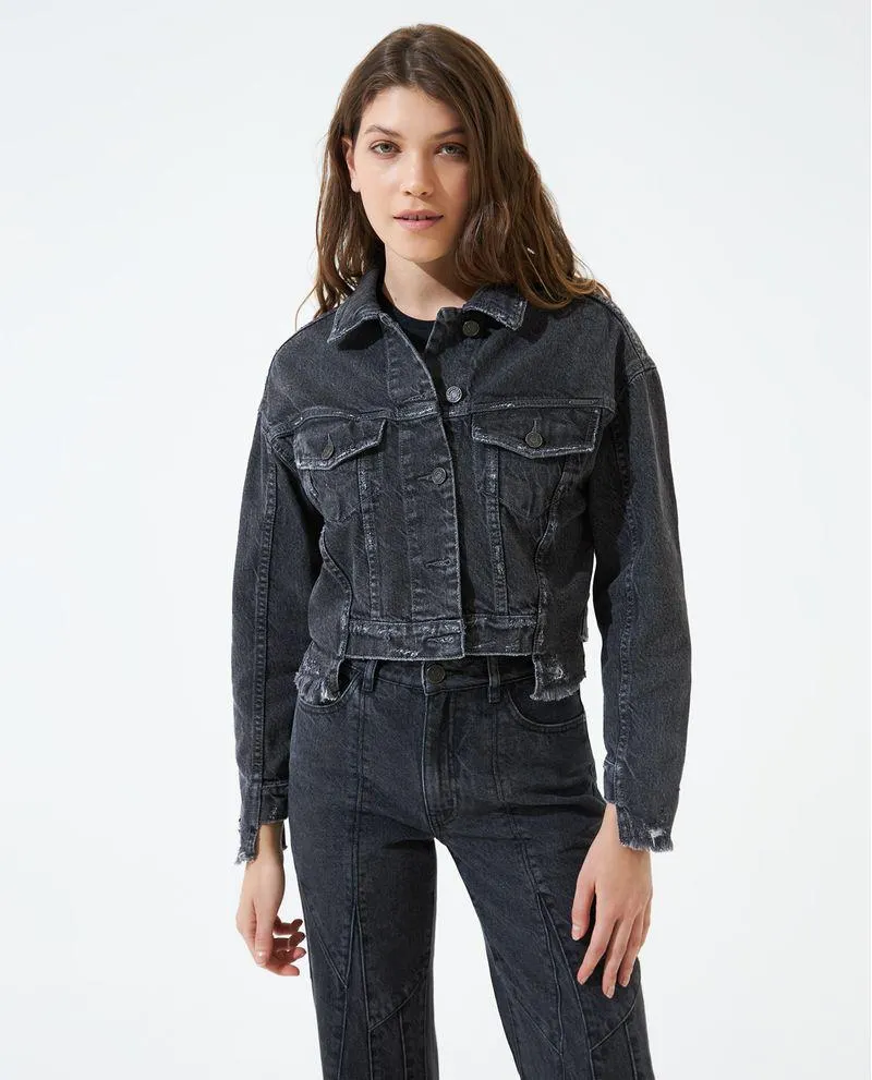 Chaqueta negra con bolsillos para mujer