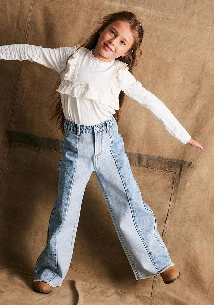 Jeans Paneles con Bordado en los Bolsillos