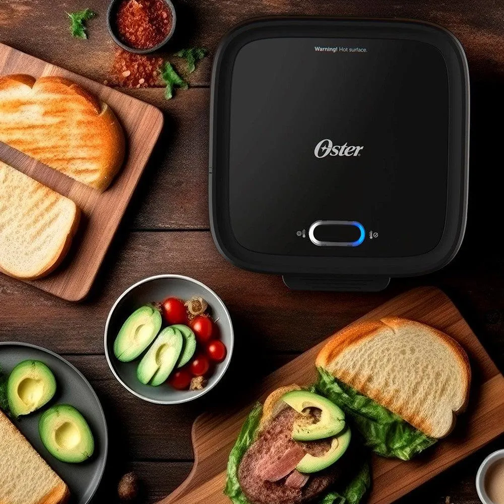 Sandwichera Compacta con Platos Hondos CKSTSM400 Oster