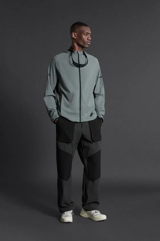 CHAQUETA TÉCNICA CORTAVIENTOS