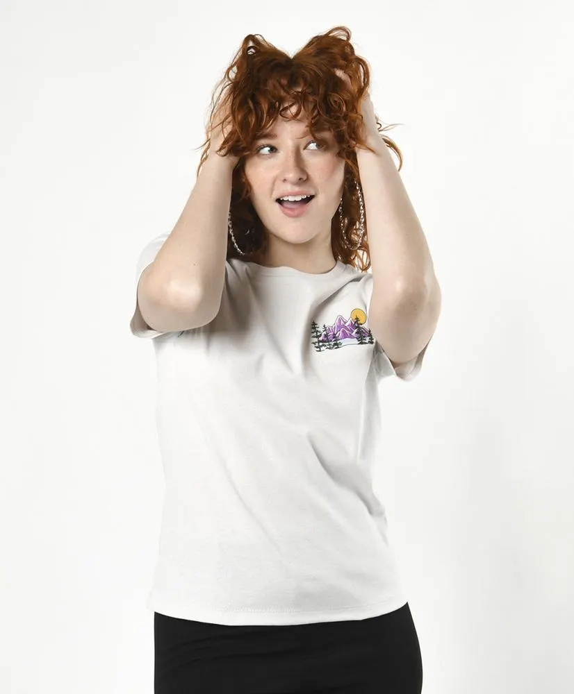 Polera mujer montaña bordada