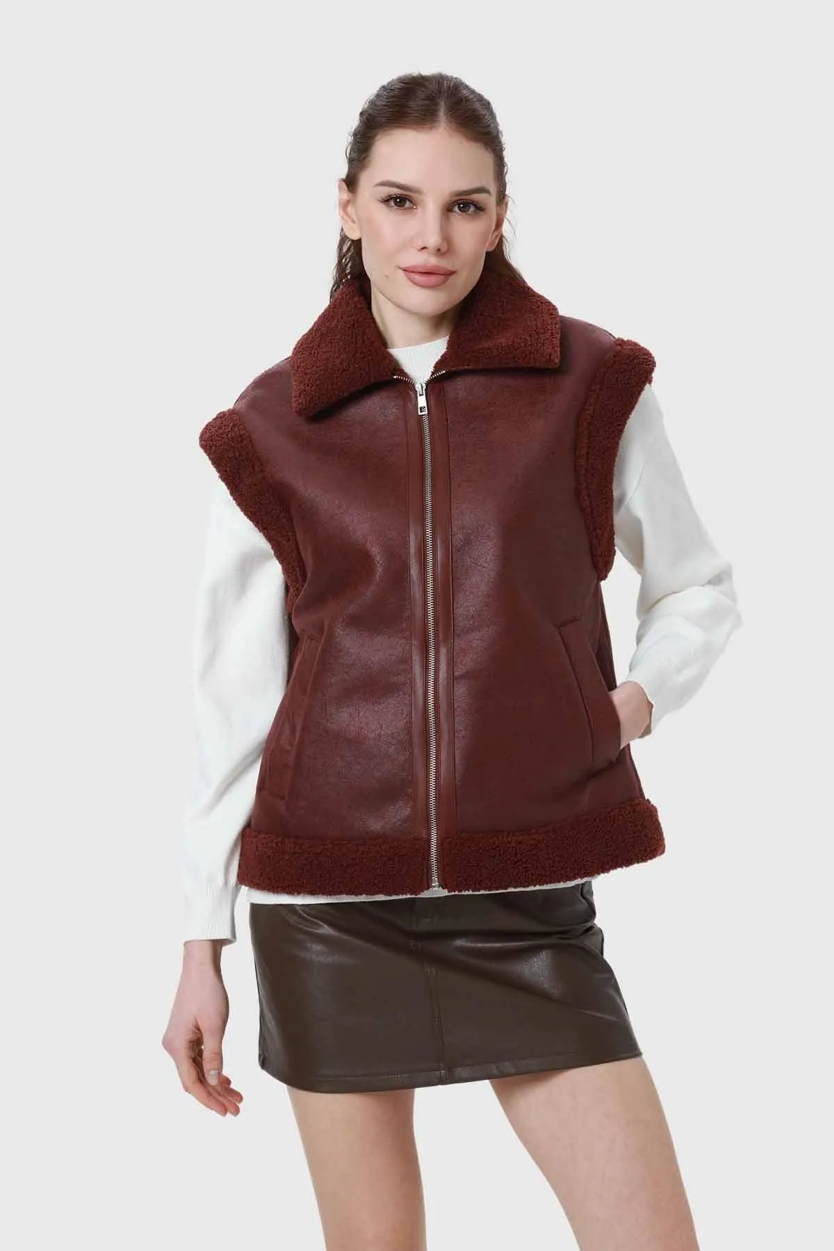 Chaqueta Mujer Efecto Cuero Corto Café