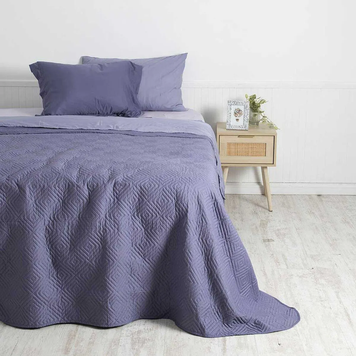 Set Quilt + Juego de Sábanas Mashini 1,5 Plazas Liso Morado