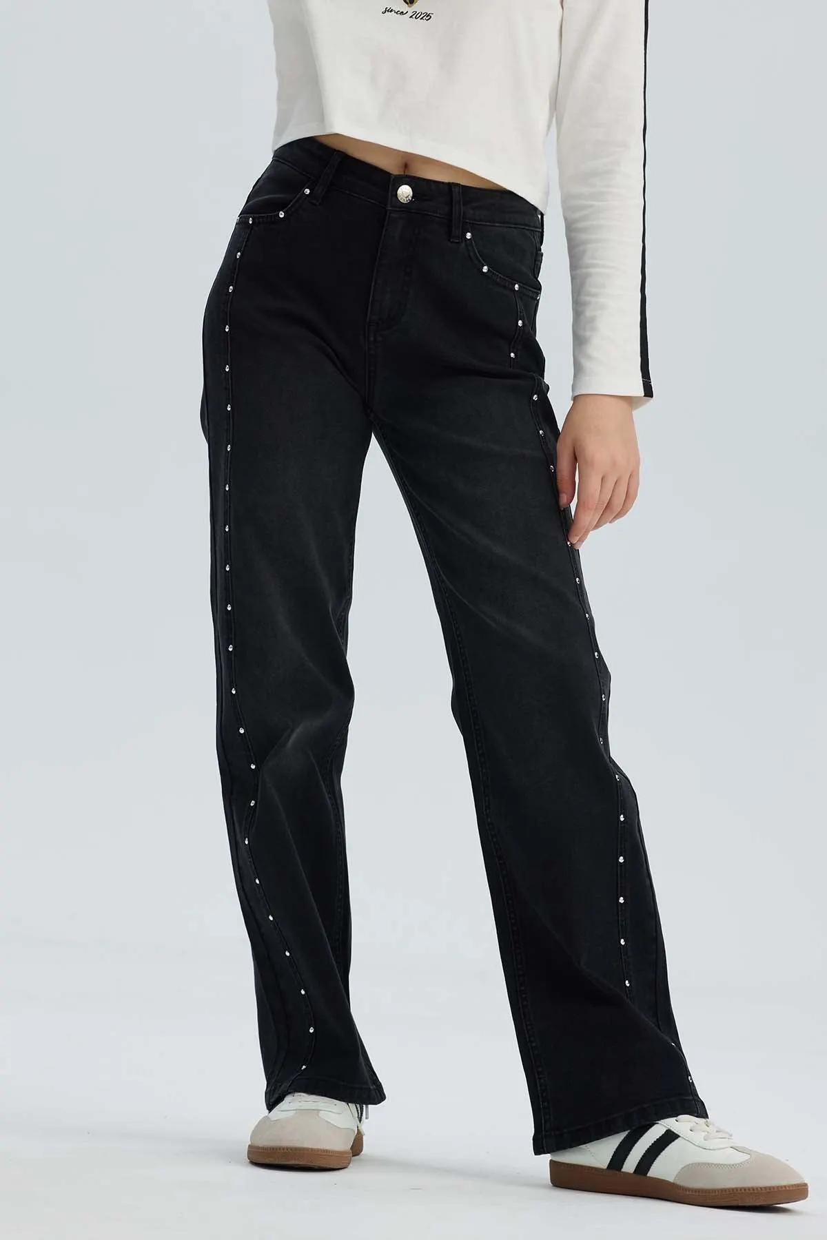 Jeans Niña Calce Recto Con Tachas Negro